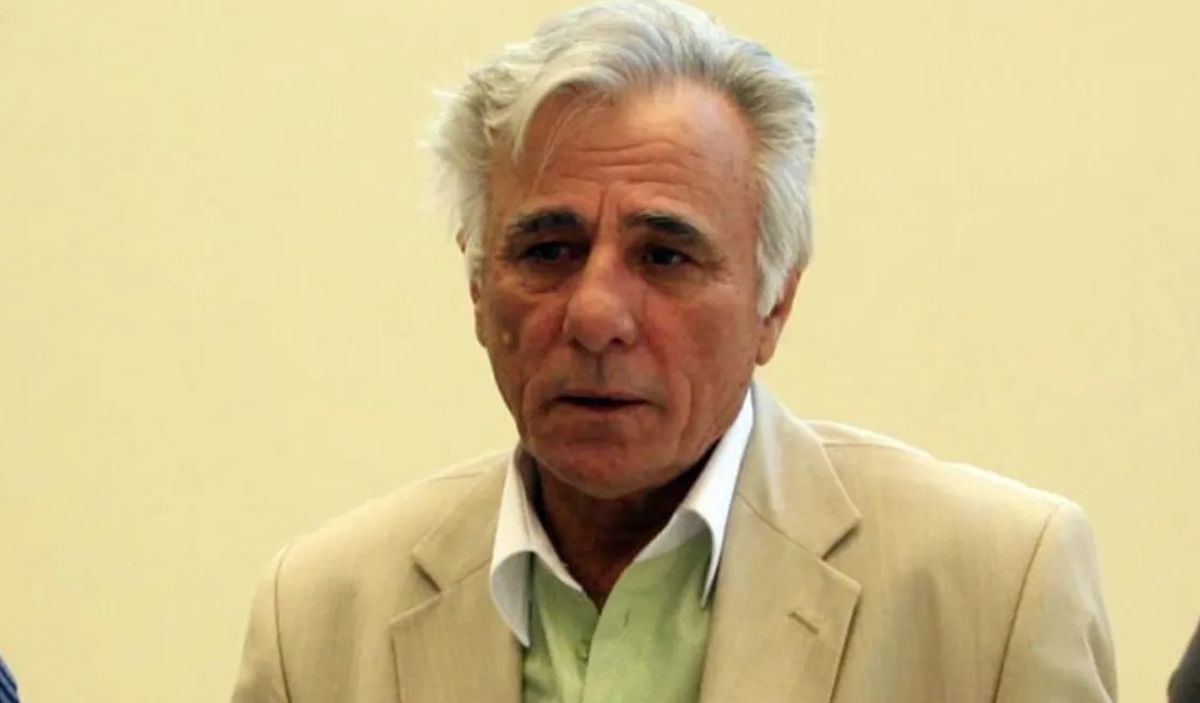 Έφυγε από τη ζωή ο δημοσιογράφος Σπύρος Καρατζαφέρης