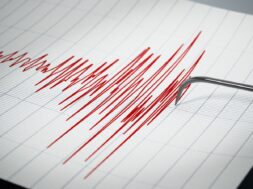 seismos_1.2e16d0ba.fill-1600×900