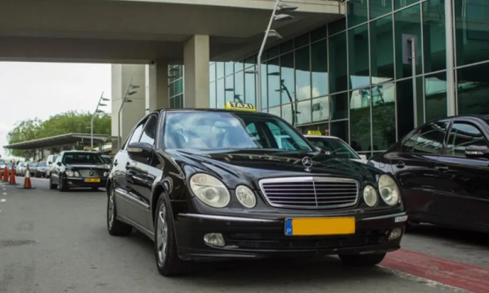 Σε 24ωρη απεργία τα ταξί σήμερα Τρίτη