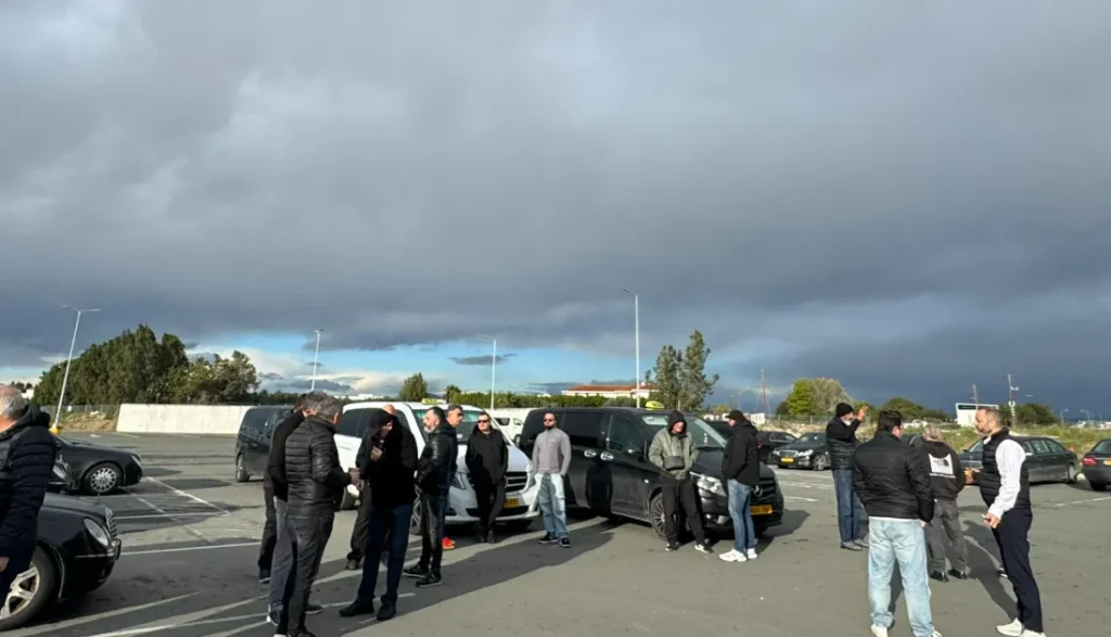 Σήκωσαν χειρόφρενο οι οδηγοί ταξί στην Λάρνακα: Ζητούν να μπει τέλος στην πειρατεία, έτοιμοι για κλιμάκωση των μέτρων