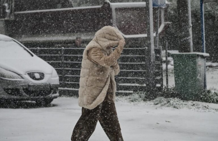 Σφοδροί άνεμοι έως κι 7 μποφόρ με τσουχτερό κρύο και χιόνια, ο καιρός μέχρι την Παρασκευή