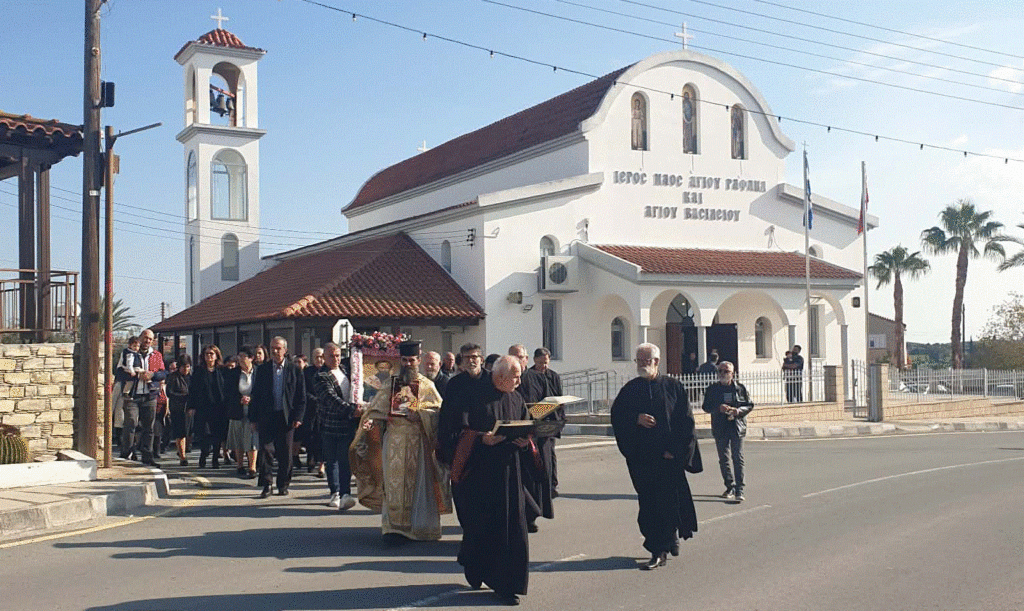Ο Μητροπολίτης Κιτίου χοροστάτησε στον πανηγυρικό Εσπερινό στον παγηγύριζοντα Ιερό Ναό Αγίου Βασιλείου στο Καλό Χωριό Λάρνακας  (φώτο)