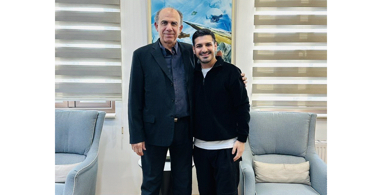 Ο Αραδιππιώτης καλλιτέχνης Χριστόδουλος Μυλωνάς που κατέκτησε την 2η θέση στον τελικό του The Voice of Greece στον Δήμο Αραδίππου