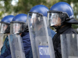 περιπολικο οπαδικη βια στα γηπεδα