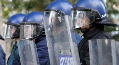 περιπολικο οπαδικη βια στα γηπεδα