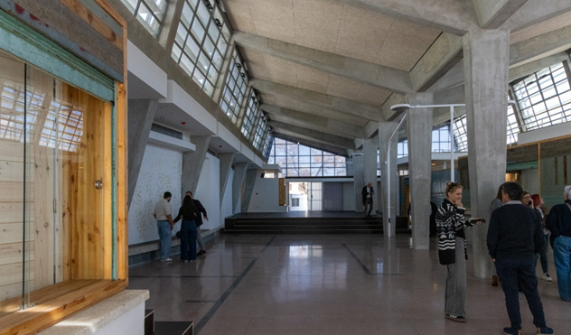 &laquo;&Pi;&rho;ά&sigma;&iota;&nu;&eta; &Pi;ό&lambda;&eta; &tau;&eta;&sigmaf; &Kappa;ύ&pi;&rho;&omicron;&upsilon;&raquo; &eta; &Alpha;&theta;&eta;έ&nu;&omicron;&upsilon; &ndash; &Beta;&rho;&alpha;&beta;&epsilon;ί&alpha; &gamma;&iota;&alpha; &tau;&eta;&nu; &alpha;&nu;&alpha;&pi;&alpha;&lambda;&alpha;ί&omega;&sigma;&eta; &tau;&eta;&sigmaf; &Delta;&eta;&mu;&omicron;&tau;&iota;&kappa;ή&sigmaf; &Alpha;&gamma;&omicron;&rho;ά&sigmaf; &kappa;&alpha;&iota; &gamma;&iota;&alpha; &tau;&eta;&nu; &kappa;&alpha;&lambda;&lambda;&iota;&tau;&epsilon;&chi;&nu;&iota;&kappa;