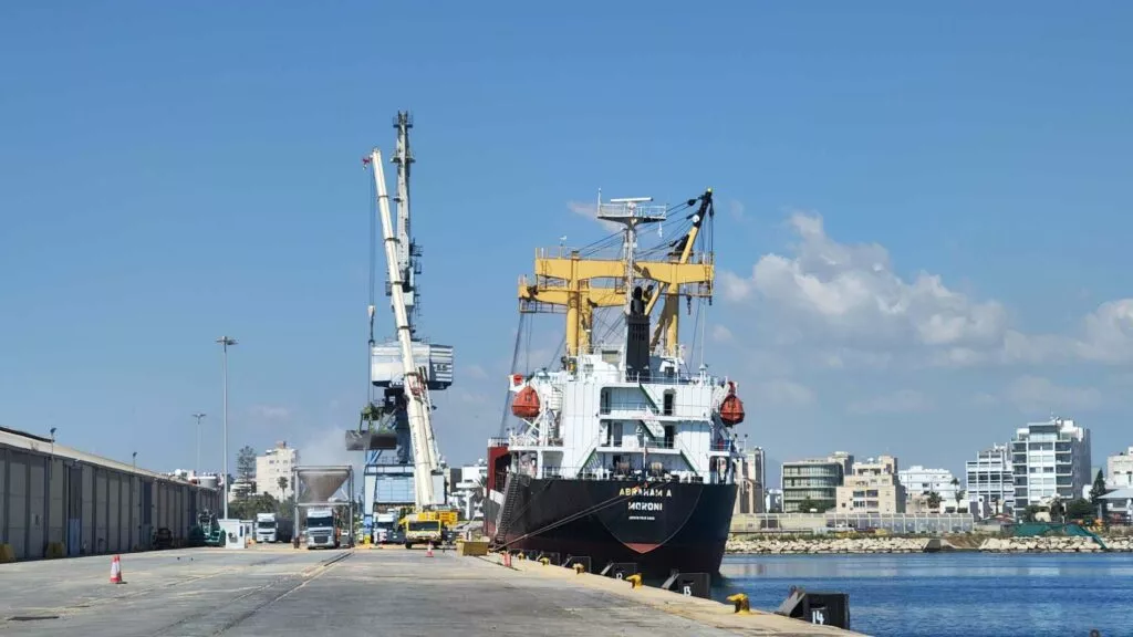 Λιμάνι Λάρνακας: Καταγγελίες για «μηδενικούς ελέγχους» σε εκφόρτωση ζωοτροφών