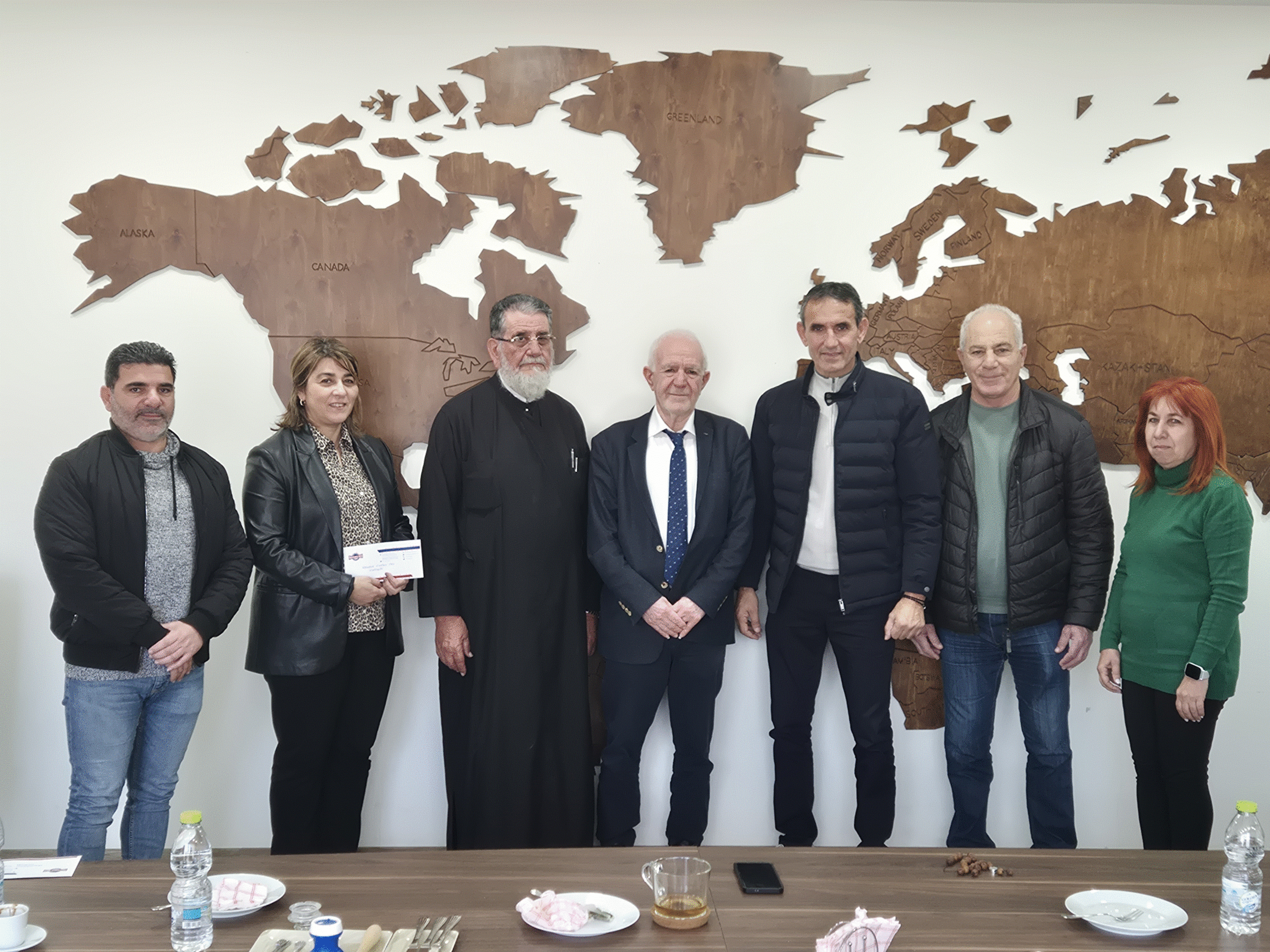 Δωρεές σε κοινωνικά προγράμμα και την εκκλησία στην Αθηένου