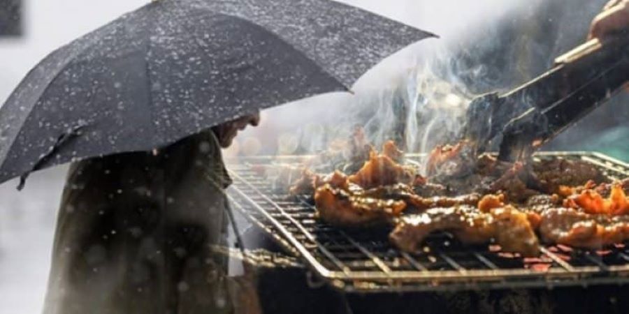 Με αυτόν τον καιρό θα κάνουμε Τσικνοπέμπτη – Σκόνη, βροχές και ισχυρά μποφόρ