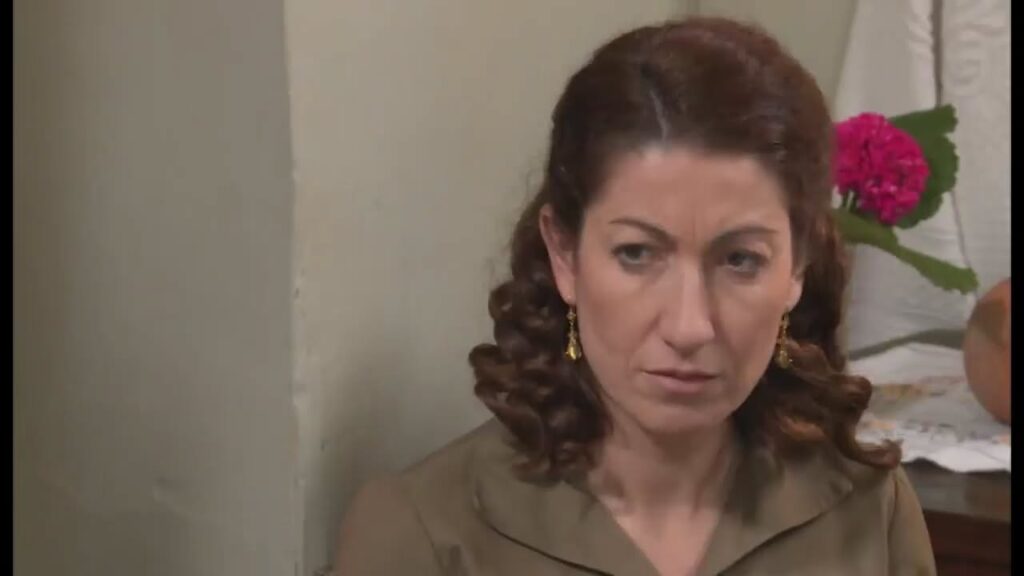 Η σκηνική δύναμη της Χριστιάνας Λάρκου στο «Γυναίκα Εγώ»