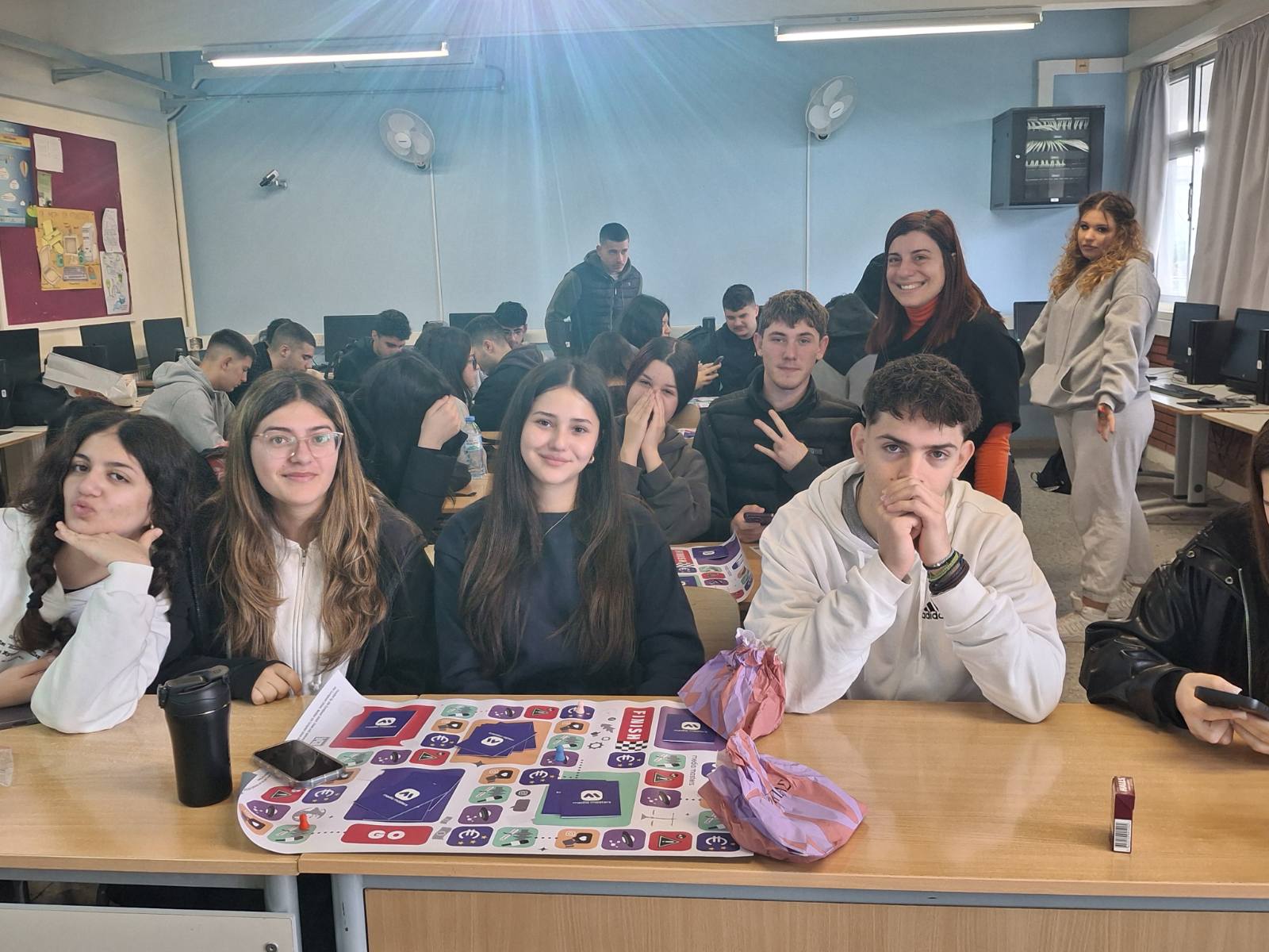 Ενημερωτική δράση για την αναγνώριση των Fake News στα Μέσα Κοινωνικής Δικτύωσης από το Παγκύπριο Λύκειο Λάρνακας  (φώτο)