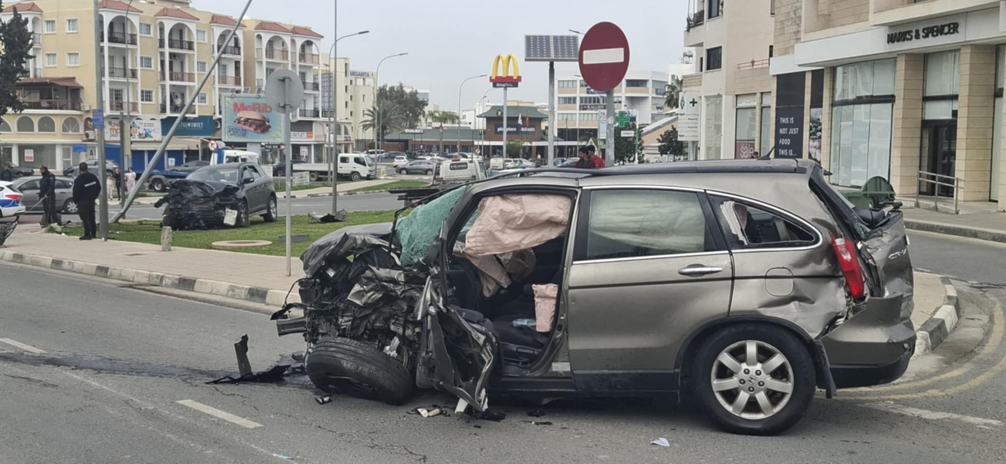 Πολύ σοβαρό τροχαίο στη Λάρνακα: Μάχη για τη ζωή δίνει 66χρονη – Τραυματίστηκαν άλλα πέντε πρόσωπα, ανάμεσα τους δυο μικρά παιδιά (φώτο)