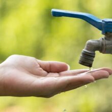 NERO-YDREYSH-DIAKOPH-1000×570-1-696×397