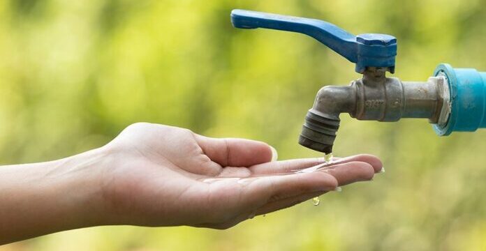 NERO-YDREYSH-DIAKOPH-1000×570-1-696×397