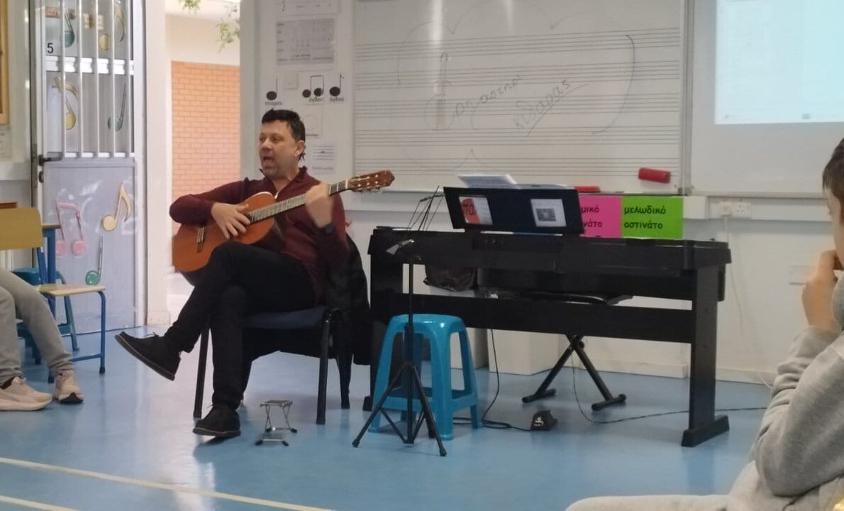 Μουσικό εργαστήρι με τον Αντρέα Γερολέμου στο Δημοτικό Σχολείο Δροσιάς «Μιχαλάκης Παρίδης»