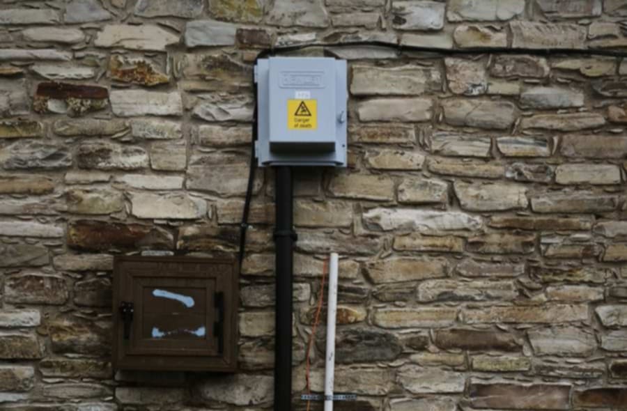 Φωνάζει ο κόσμος στον πυρήνα της Αγίας Άννας  (φώτο)