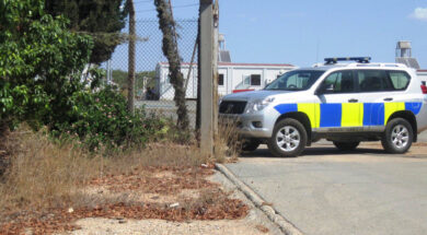 Η ΑΣΤΥΝΟΜΙΑ ΤΩΝ ΒΡΕΤΑΝΙΚΩΝ ΒΑΣΕΩΝ ΔΕΚΕΛΕΙΑΣ ΔΙΕΡΕΥΝΑ ΥΠΟΘΕΣΗ ΔΟΛΟΦΟΝΙΑΣ