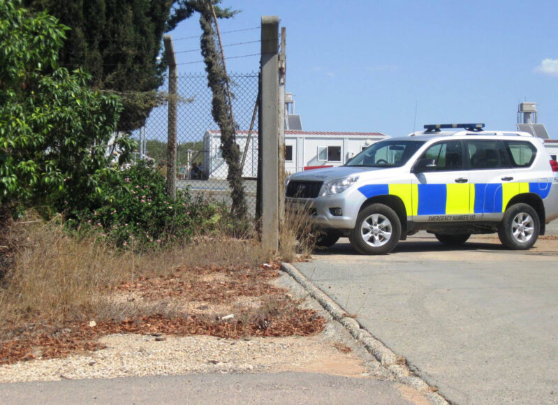 Η ΑΣΤΥΝΟΜΙΑ ΤΩΝ ΒΡΕΤΑΝΙΚΩΝ ΒΑΣΕΩΝ ΔΕΚΕΛΕΙΑΣ ΔΙΕΡΕΥΝΑ ΥΠΟΘΕΣΗ ΔΟΛΟΦΟΝΙΑΣ