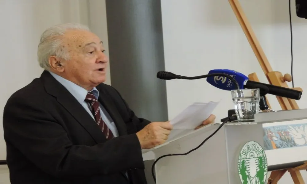 Θλίψη στο ΑΚΕΛ: Απεβίωσε ο Δώνης Χριστοφίνης