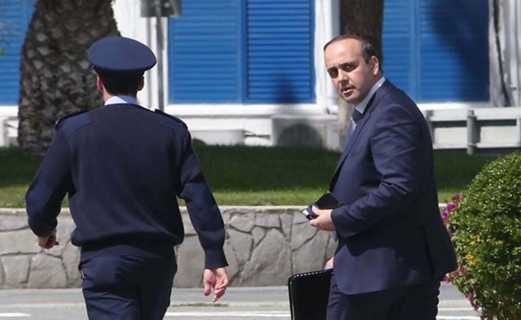 Διά της σιωπής απαντά το Προεδρικό σε Φαίδωνος μετά τα περί «απόπειρας εξόντωσης» του