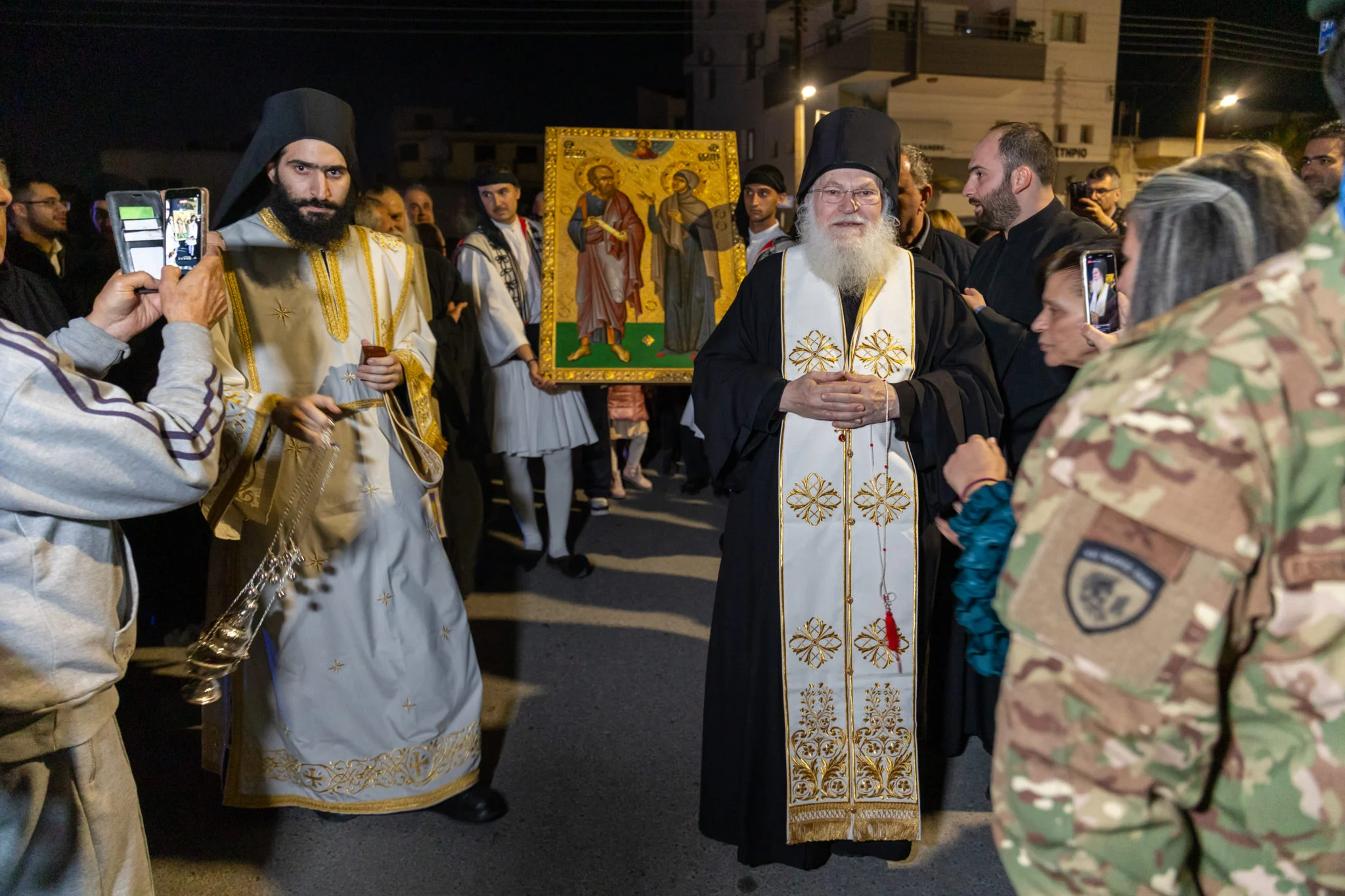 Με λαμπρότητα και κατάνυξη η υποδοχή της Ιεράς Εικόνας της Αγίας Θέκλης στον συνοικισμό Αγίων Αναργύρων Β’ στη Λάρνακα  (φώτο)