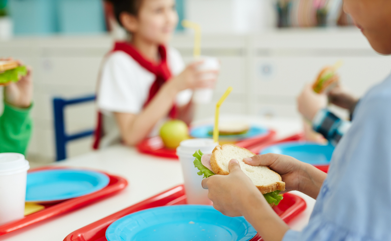 Έρχονται δωρεάν πρόγευμα σε νηπιαγωγεία, αύξηση φοιτητικής χορηγίας και κοινωνικοί λειτουργοί στα σχολεία