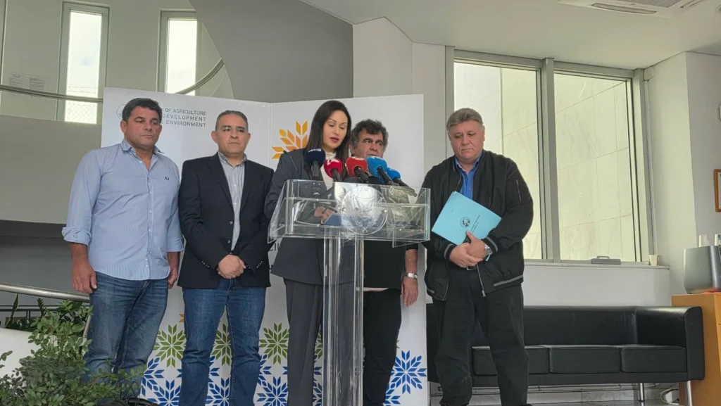 Απορρίπτει ολιγωρία για αφθώδη πυρετό η Υπ. Γεωργίας – Τι είπε για εμβολιασμό