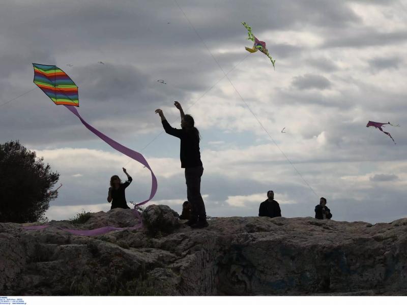 Μερικώς συννεφιασμένος ο καιρός σήμερα Καθαρά Δευτέρα ενώ αναμένονται μεμονωμένες βροχές –  Αναλυτικά η πρόγνωση