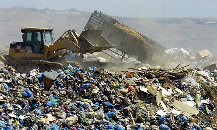 Στα κάγκελα οι Δήμοι για το φόρο ταφής αποβλήτων: Στο κενό η ανακύκλωση