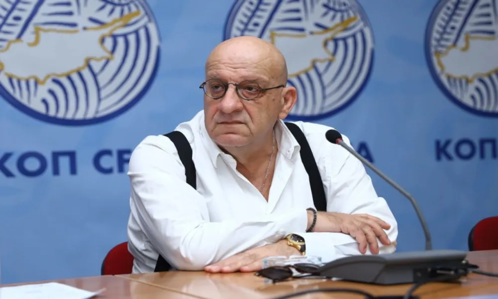 Στο εδώλιο ο Γιώργος Κούμας μετά την επίδοση κατηγορητηρίου εναντίον του – Ποια αδικήματα περιλαμβάνει