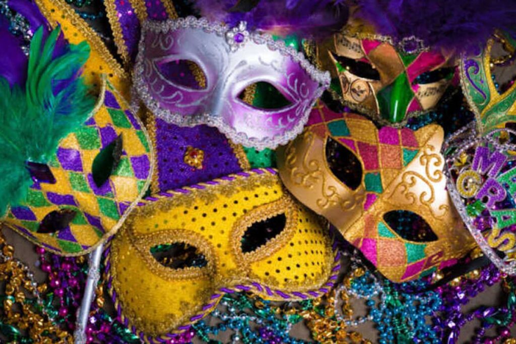 Την Κυριακή πάμε στο πιο kitch καρναβαλίστικο πάρτυ