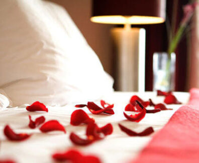 valentine-day-hotel-room