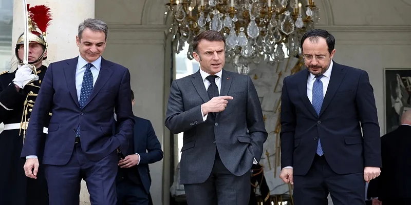 Στην Πάφο σήμερα Μητσοτάκης και Μακρόν για συνάντηση με τον ΠτΔ