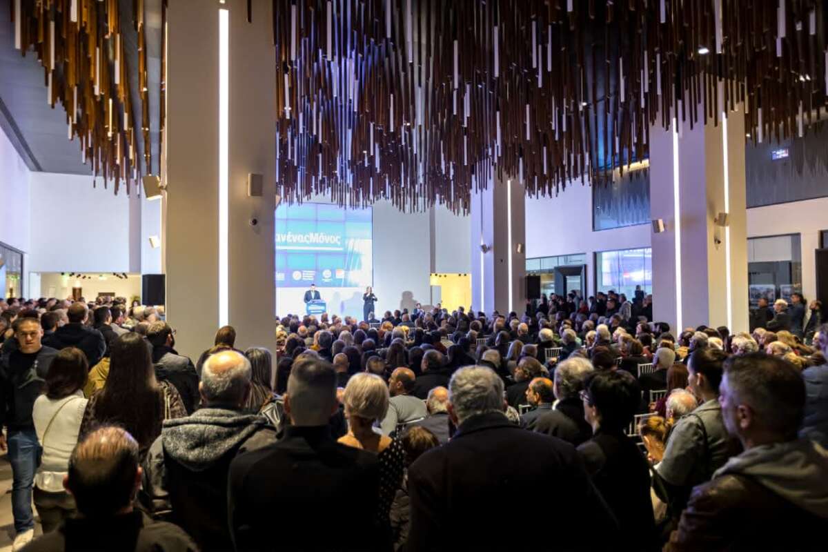 Μαζική στήριξη στον Αποστόλου από τους πολίτες της Λάρνακας. «Κανένας μόνος…» (pics)