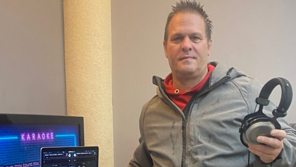 Ο Μάριος Κατσώνης (Dj MariosK) ξέρει πολύ καλά να διασκεδάζει το κοινό...