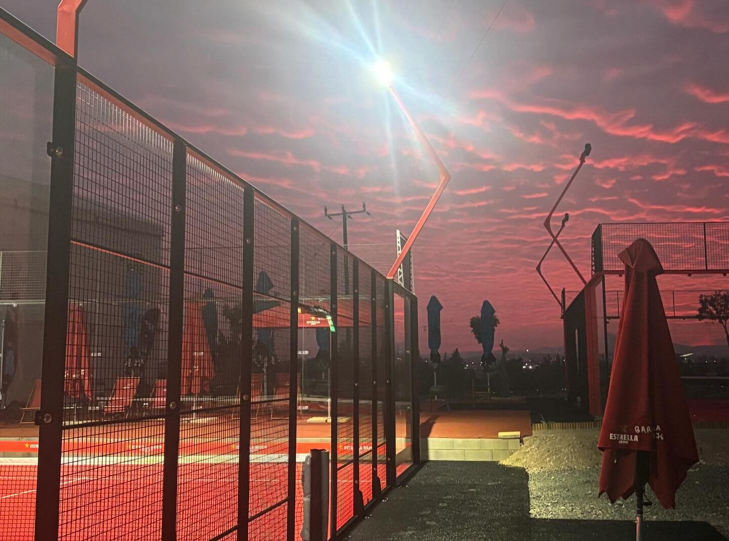 Πήγαμε στο PadBox στη Λάρνακα… και κολλήσαμε με το padel