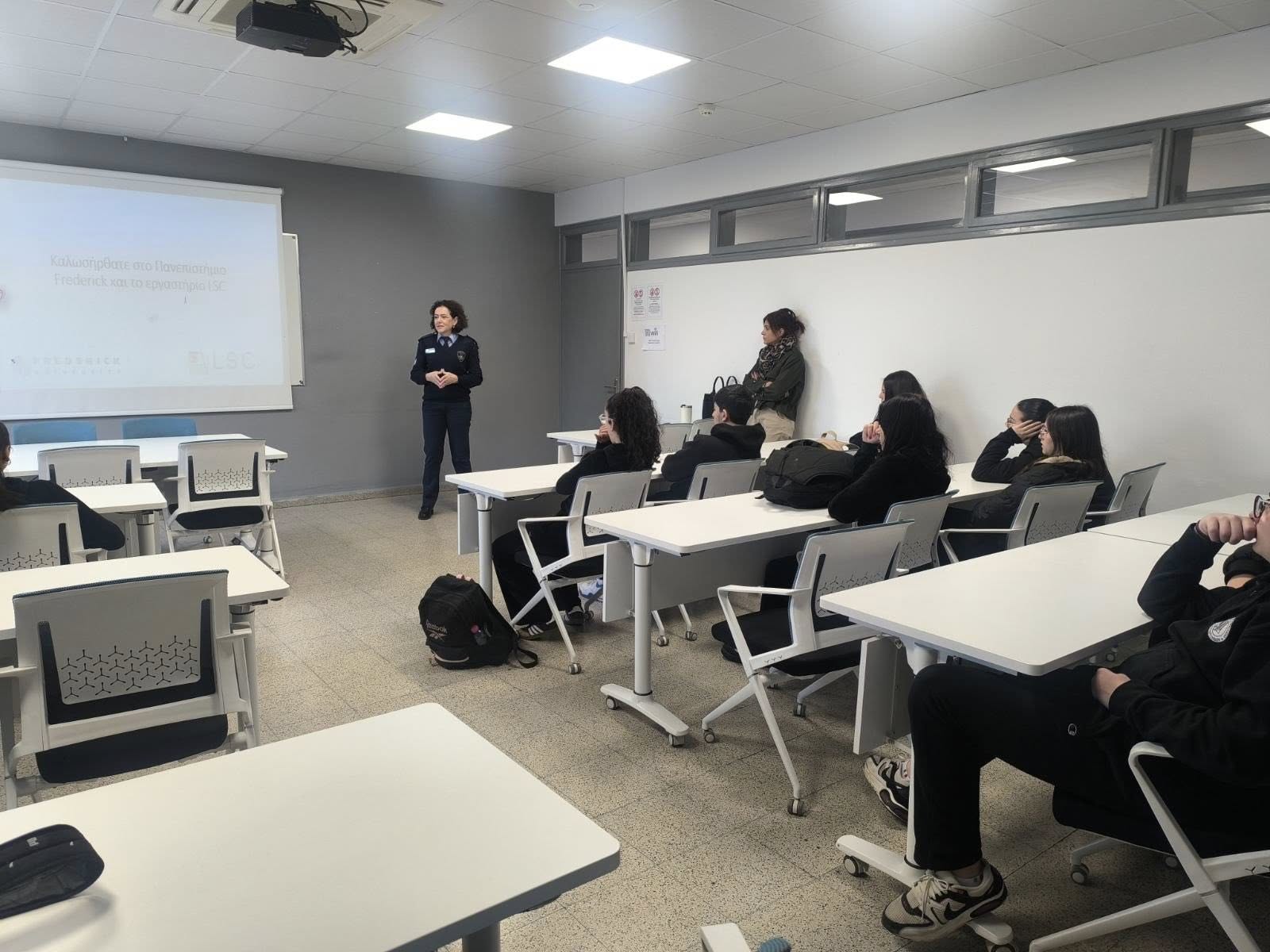 Μαθητές/τριες του Περιφερειακού Γυμνασίου Ξυλοτύμβου σε πρόγραμμα Κυκλοφοριακής Αγωγής με θέμα «Ασφάλεια στην Κοινότητα»  (φώτο)