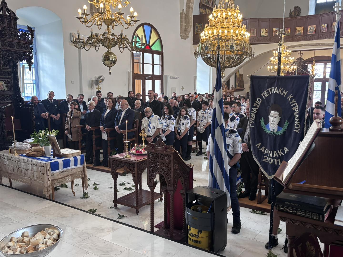 Ο Πανιερώτατος Μητροπολίτης Κιτίου κ. Νεκτάριος χθες της Σταυροπροσκυνήσεως βρέθηκε στον Ιερό Ναό Αγίας Μαρίνας στην Ορά (φώτο)