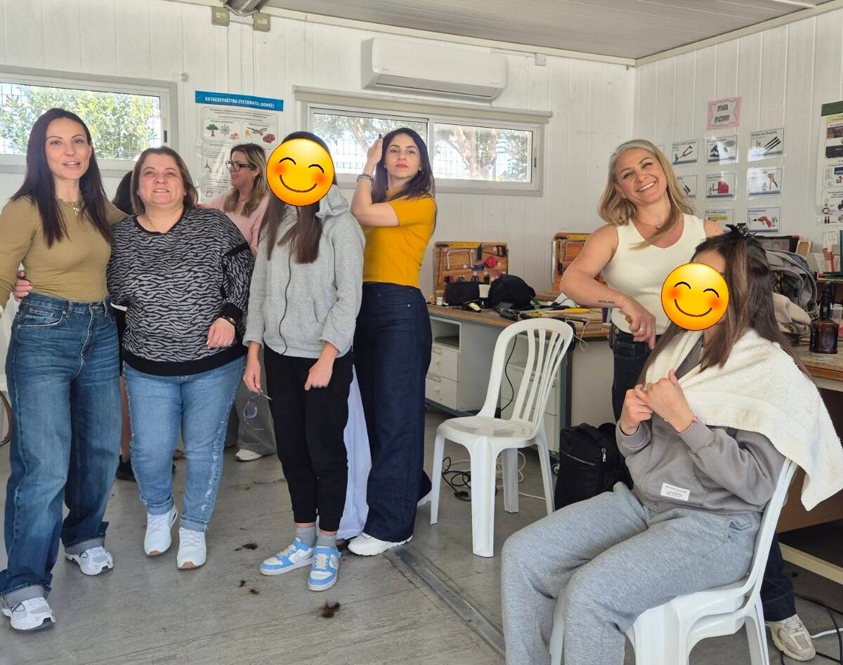 Φιλανθρωπική δράση στο Δημοτικό Σχολείο Πύλας από Σύνδεσμο Γονέων και Κομμωτές