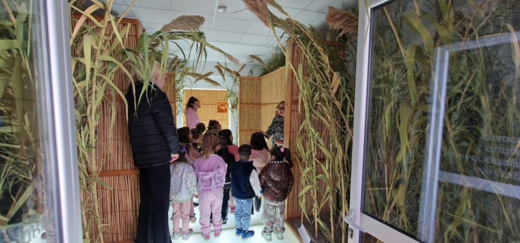 Τα παιδάκια του Δημόσιου και Κοινοτικού Νηπιαγωγείου Λιβαδιών Α' στο Μουσείο Μνήμης Καλαμουργικής Λιβαδιών