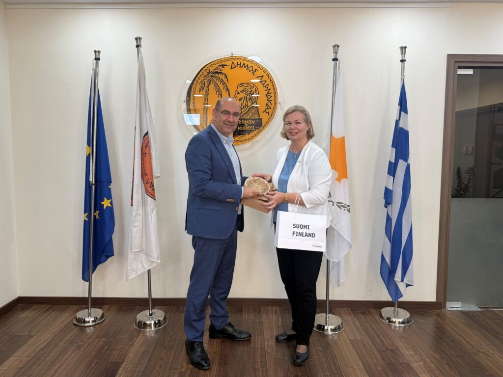 Συνάντηση Δημάρχου Λάρνακας με την Πρέσβειρα της Φινλανδίας στην Κύπρο