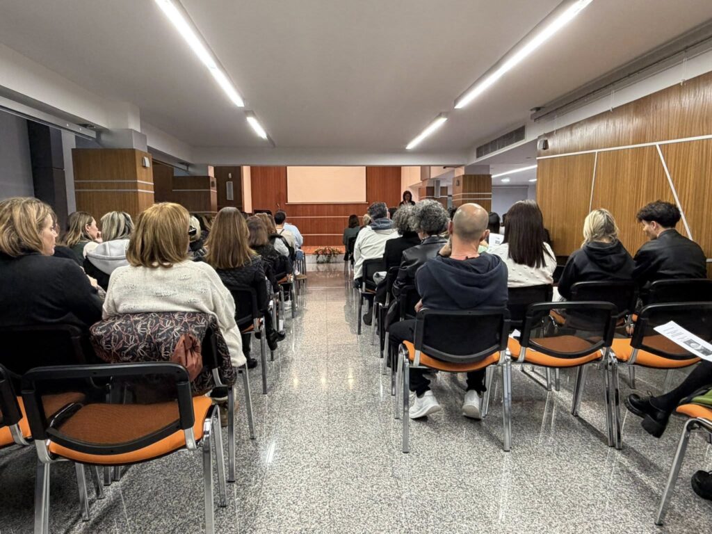 Λύκειο Λιβαδιών: Εκδήλωση «Θεμελιώνοντας το αύριο: Ευρωπαϊκές ευκαιρίες για τους νέους και η δύναμη της κοινωνικής αλληλεγγύης» (φώτο)