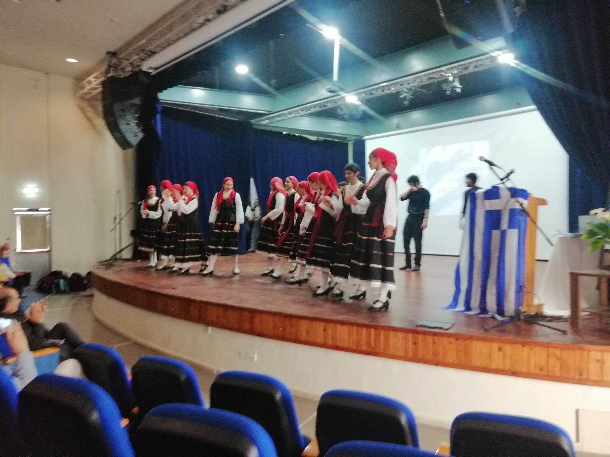 Το Λύκειο Αραδίππου “Τάσος Μητσόπουλος” τίμησε την Εθνική Επέτειο της 25ης Μαρτίου του 1821 (φώτο)