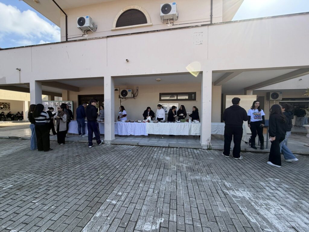 Μαθητές και καθηγητές του Περιφερειακού Λυκείου Λιβαδιών, ενημερώθηκαν από την ομάδα των Οικονομολόγων, με την ευκαιρία της εκστρατείας του Global Money Week (φώτο)