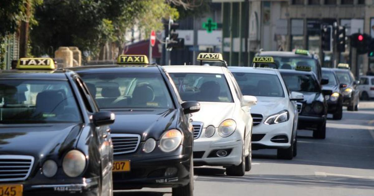 Έρχονται αυστηρές ποινές για τα πειρατικά ταξί, τι προβλέπει πρόταση νόμου