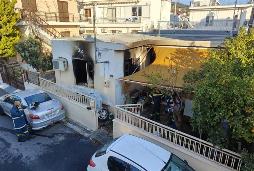 Συγκλονισμός στον Βόλο για την τραγωδία με μάνα και κόρη: «Καιγόταν ολόκληρη, έπεσε μπροστά μου»