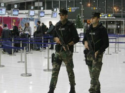 AERODROMIO-LARNAKAS-STRATIOTES-1