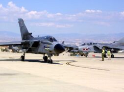 ÊÕÐÑÏÓ: ÐÏËÅÌÉÊÁ ÁÅÑÏÓÊÁÖÇ ÔÇÓ RAF ÓÔÇ ÂÁÓÇ ÁÊÑÙÔÇÑÉÏÕ