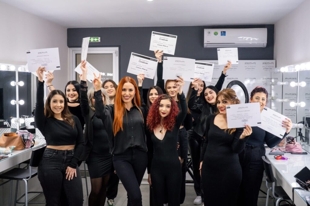 Άλλαξε τη ζωή και την καριέρα σου κάνοντας μια νέα αρχή στον κόσμο του επαγγελματικού μακιγιάζ