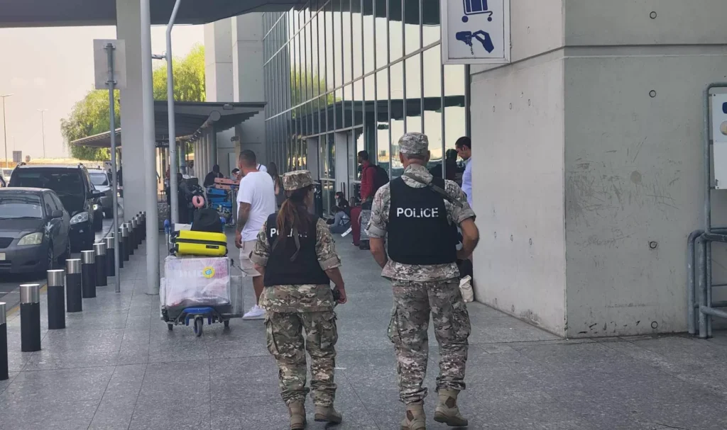 Λάρνακα: Χειροπέδες σε 25χρονο που καταζητείται διεθνώς για τρομοκρατία